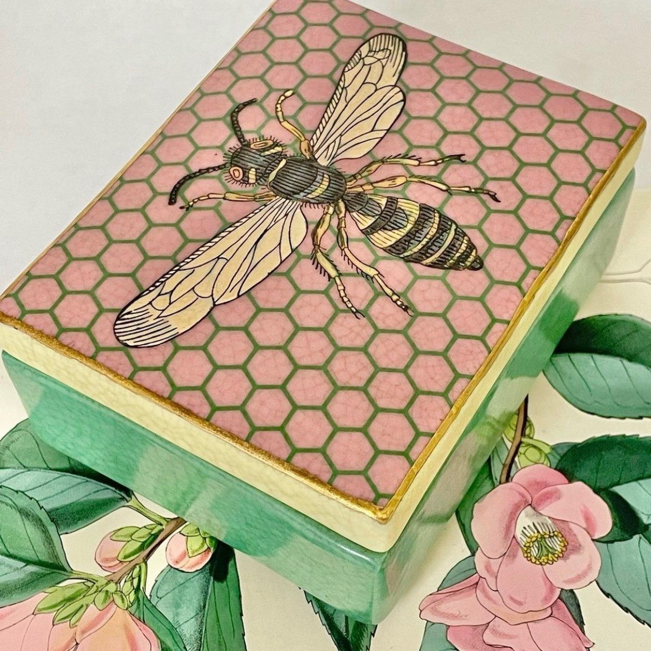 Abeja Trinket Box