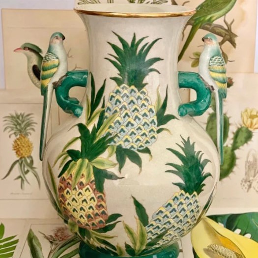 Perroquet & Pineapple Porcelain Vase