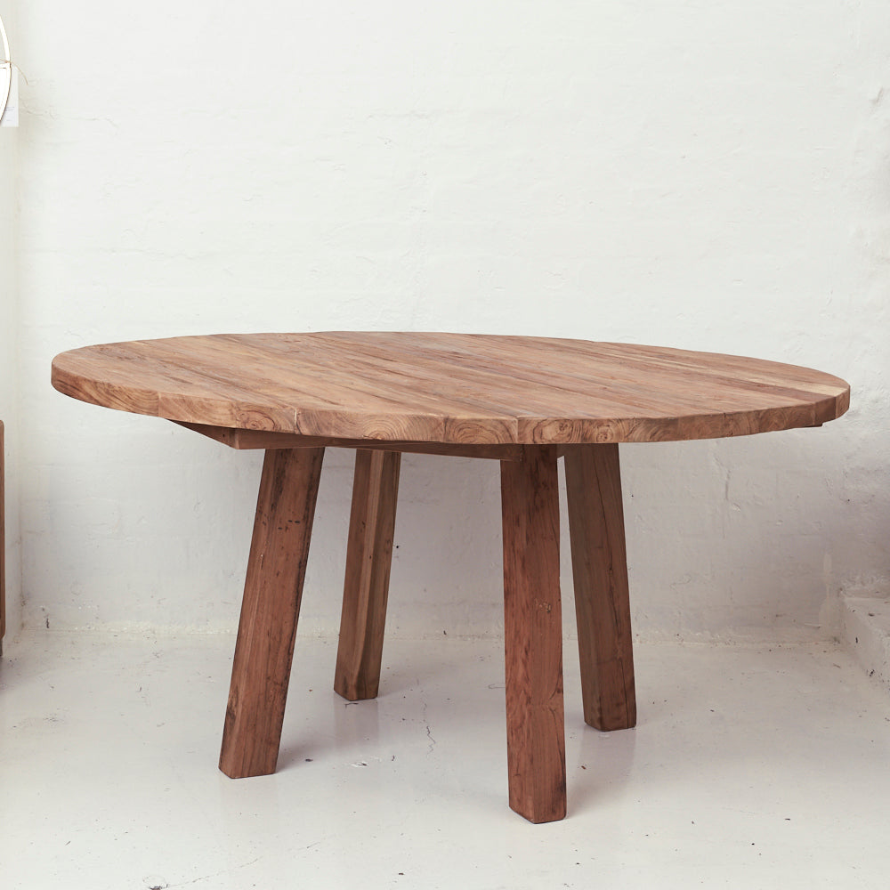 Tavla Round Dining Table