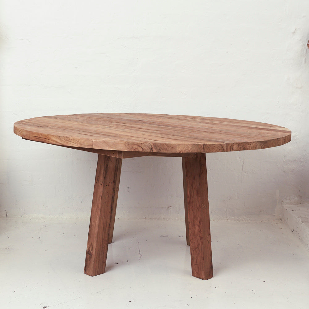 Tavla Round Dining Table