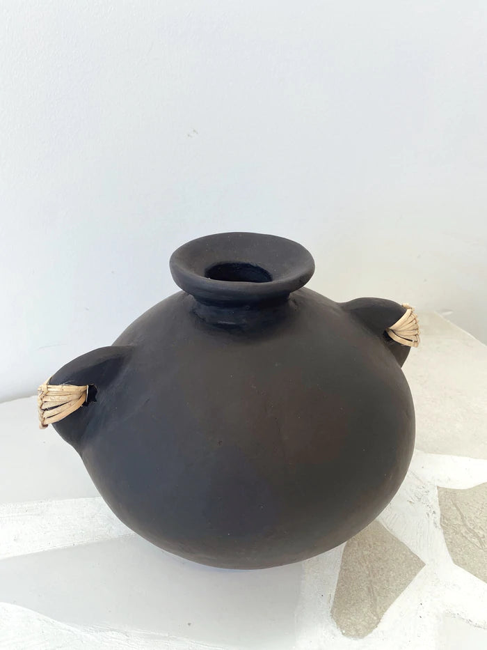 The Acapulco Pot in Black