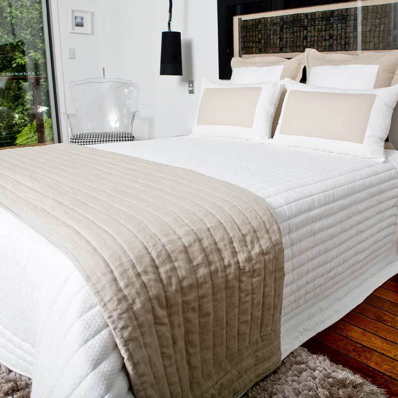 Astroid Quilt in White