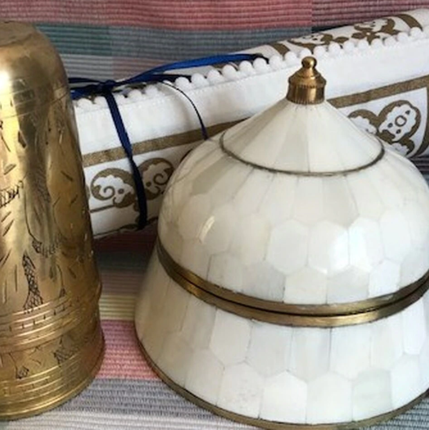 Bone Suri  Box in White