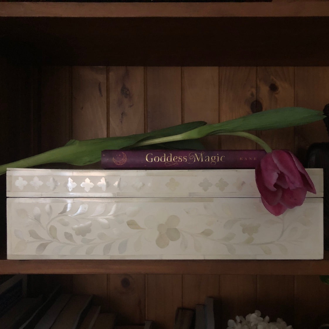 Zohi Interiors Signature Collection : Bone Inlay Large Box in Floral/White