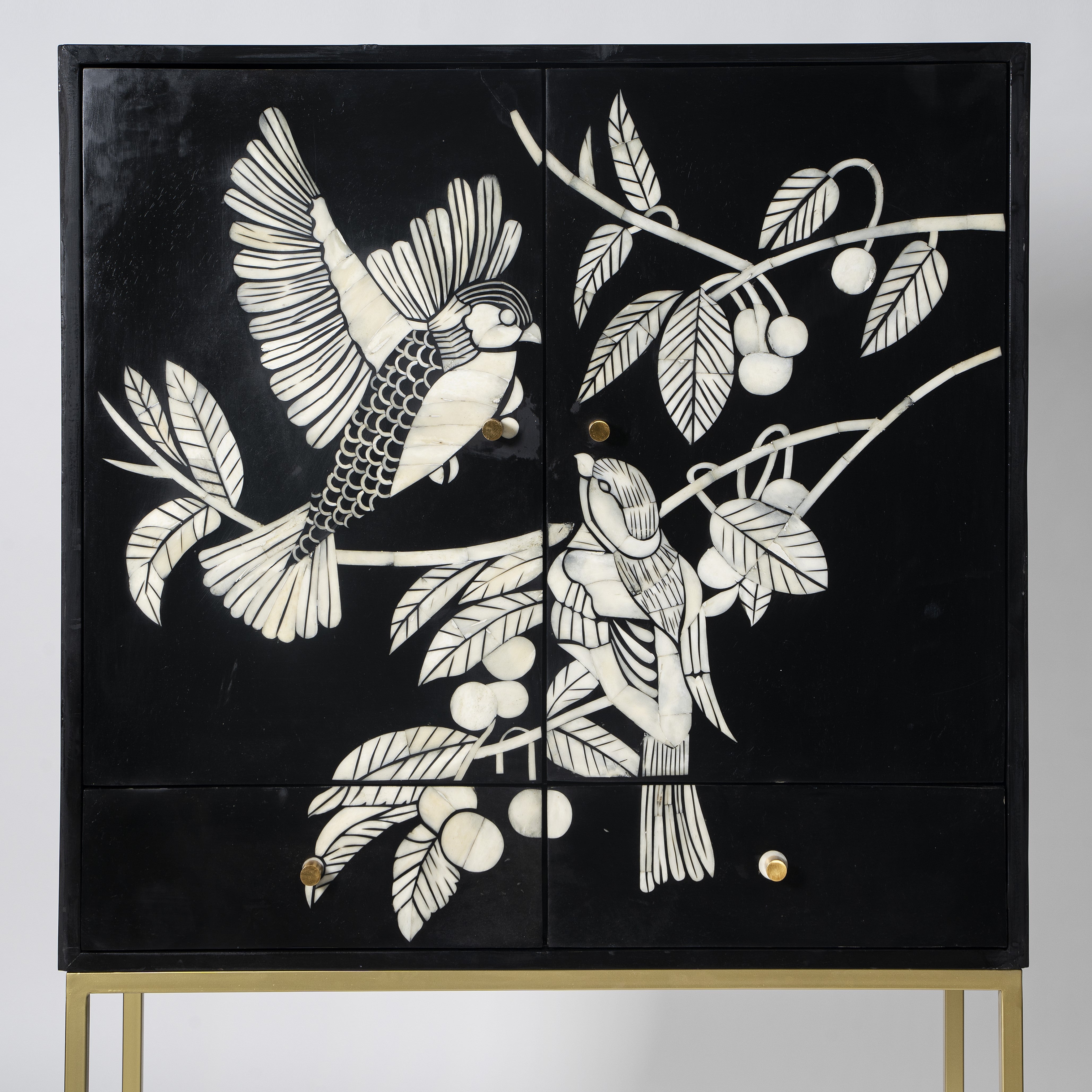 Mother of Pearl Inlay Provincial 3 Drawer Dresser in Black