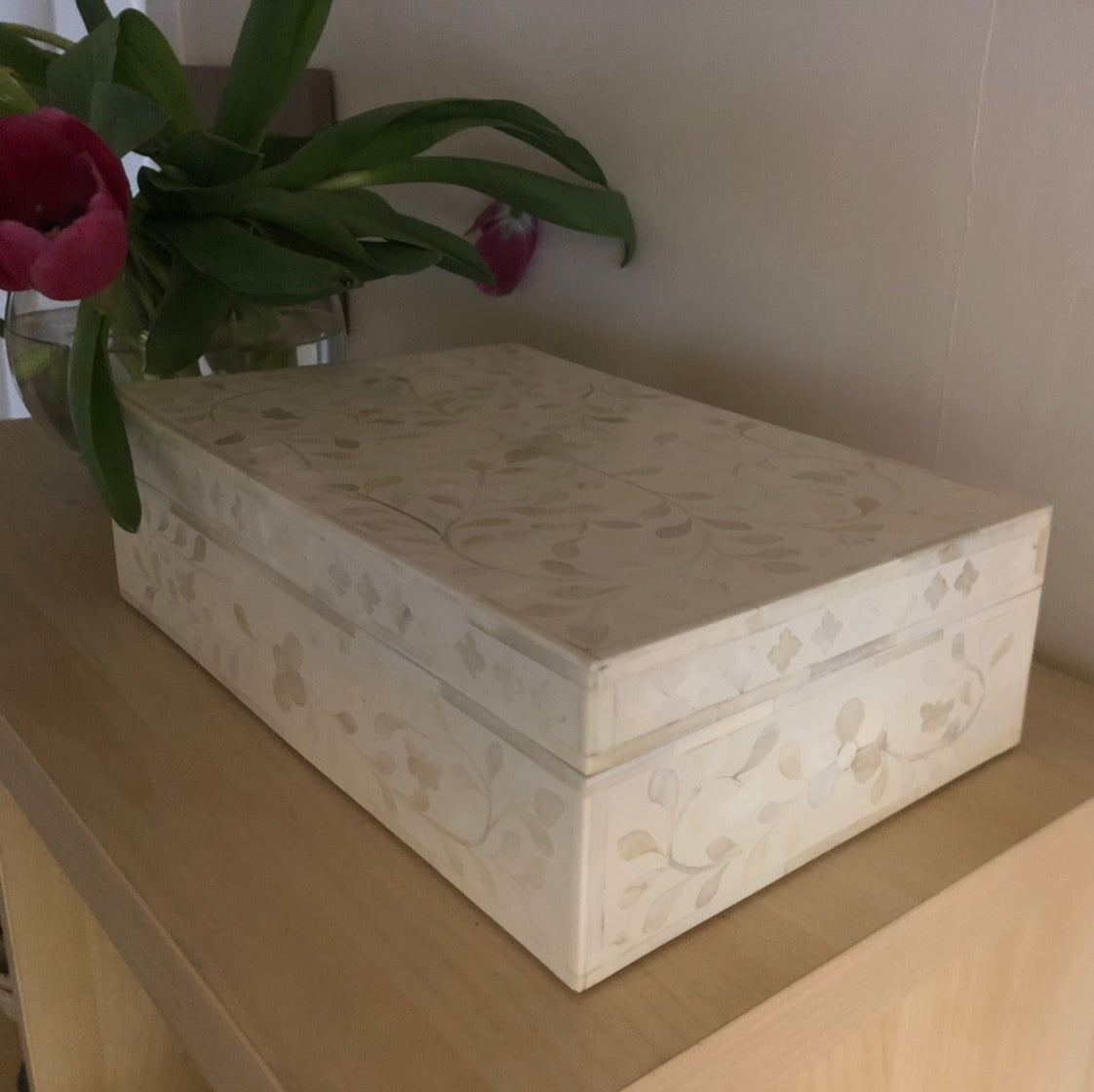 Zohi Interiors Signature Collection : Bone Inlay Large Box in Floral/White