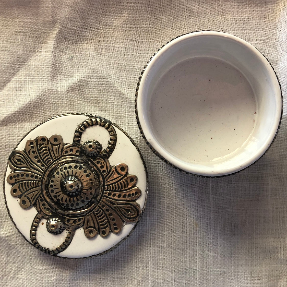 Small Safi Box with Lid with Silver Nickel Embellishments in White