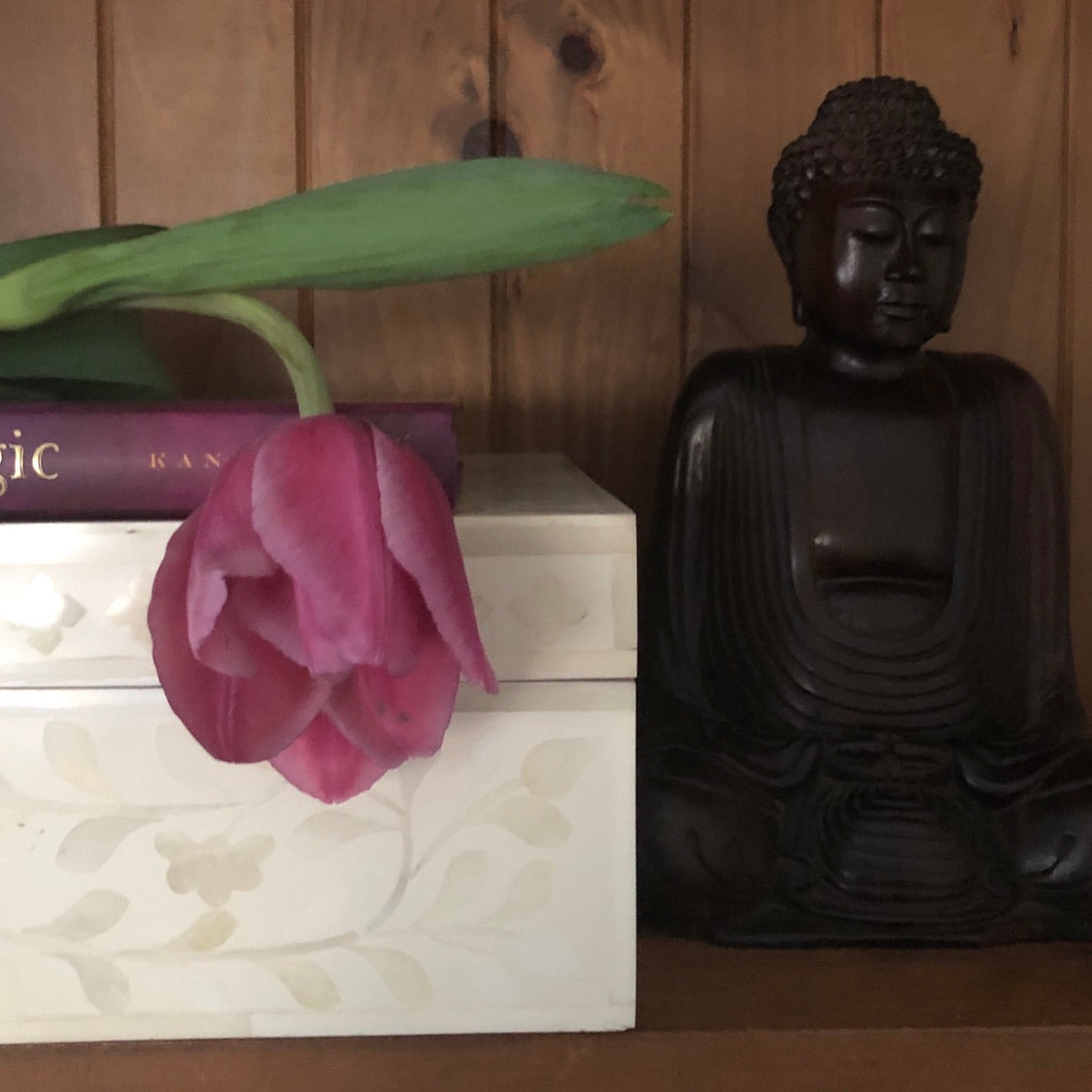 Zohi Interiors Signature Collection : Mother of Pearl Inlay Box in Floral/White