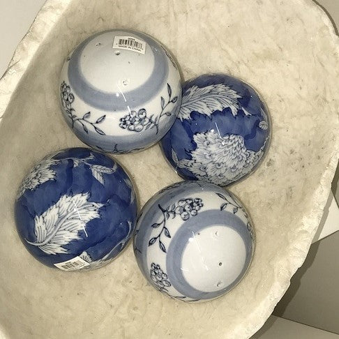 Hamptons 4 Decorator Balls