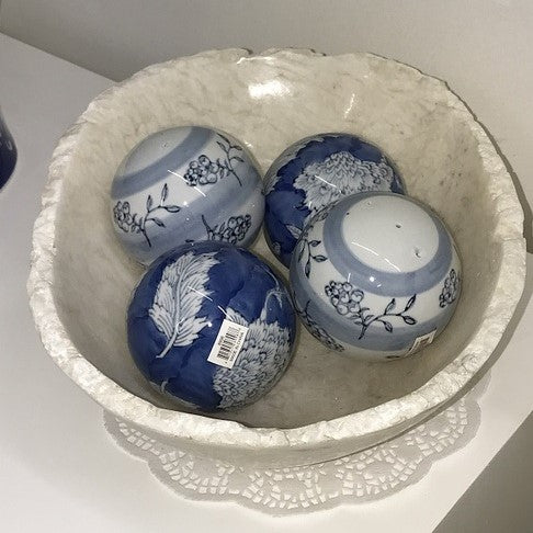 Hamptons 4 Decorator Balls