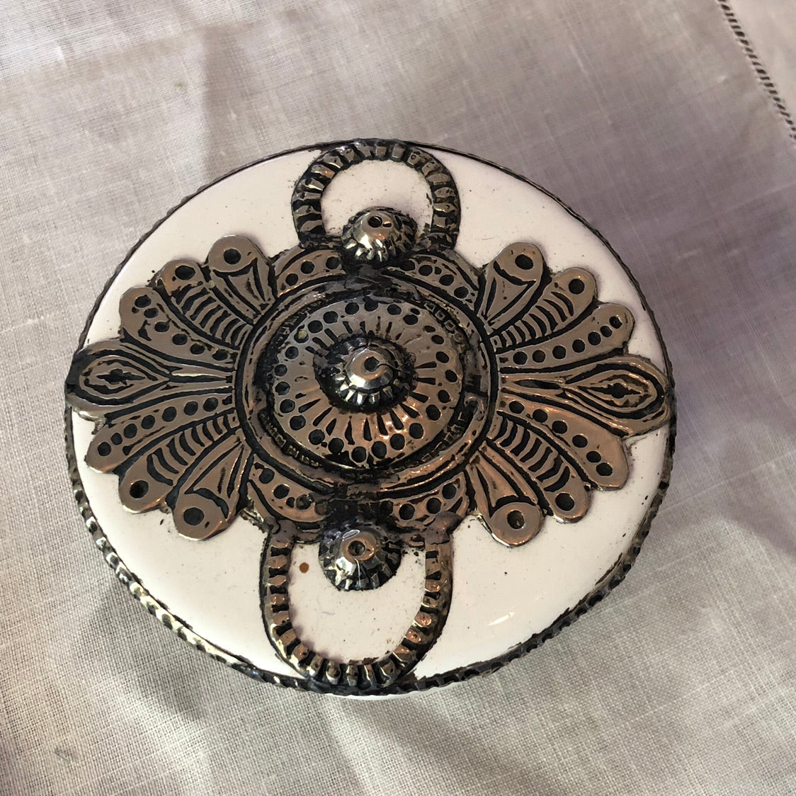Small Safi Box with Lid with Silver Nickel Embellishments in White