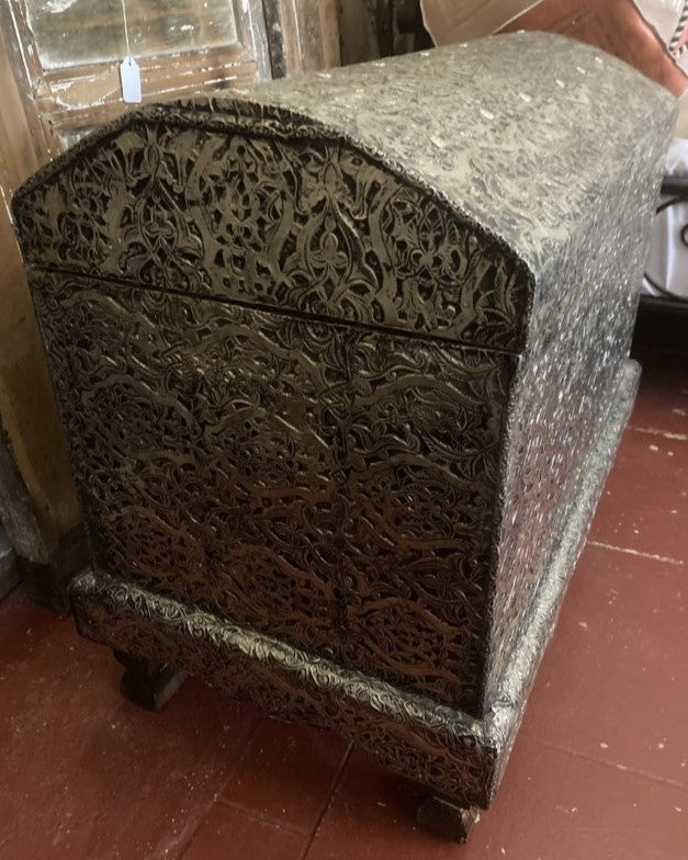 Sultan's Trunk/Occasional Table in Silver Nickel