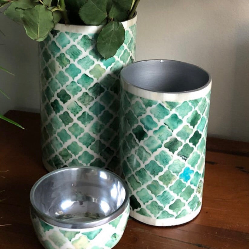 Bone Inlay Vase in Quatrefoil Emerald