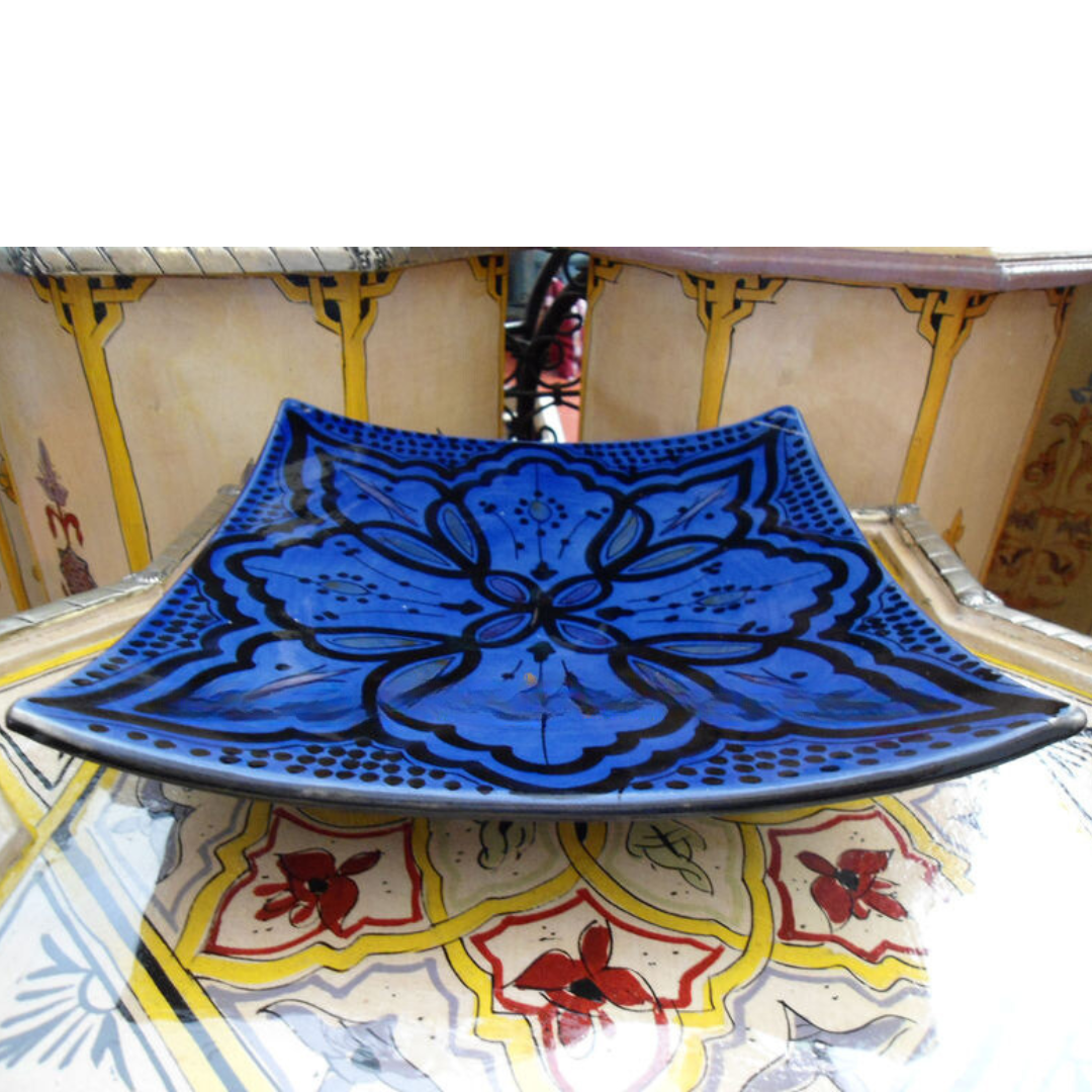 Safi Square Plate with Upturned Corners