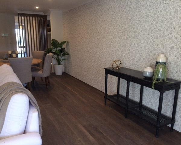 Nimes Console in Black