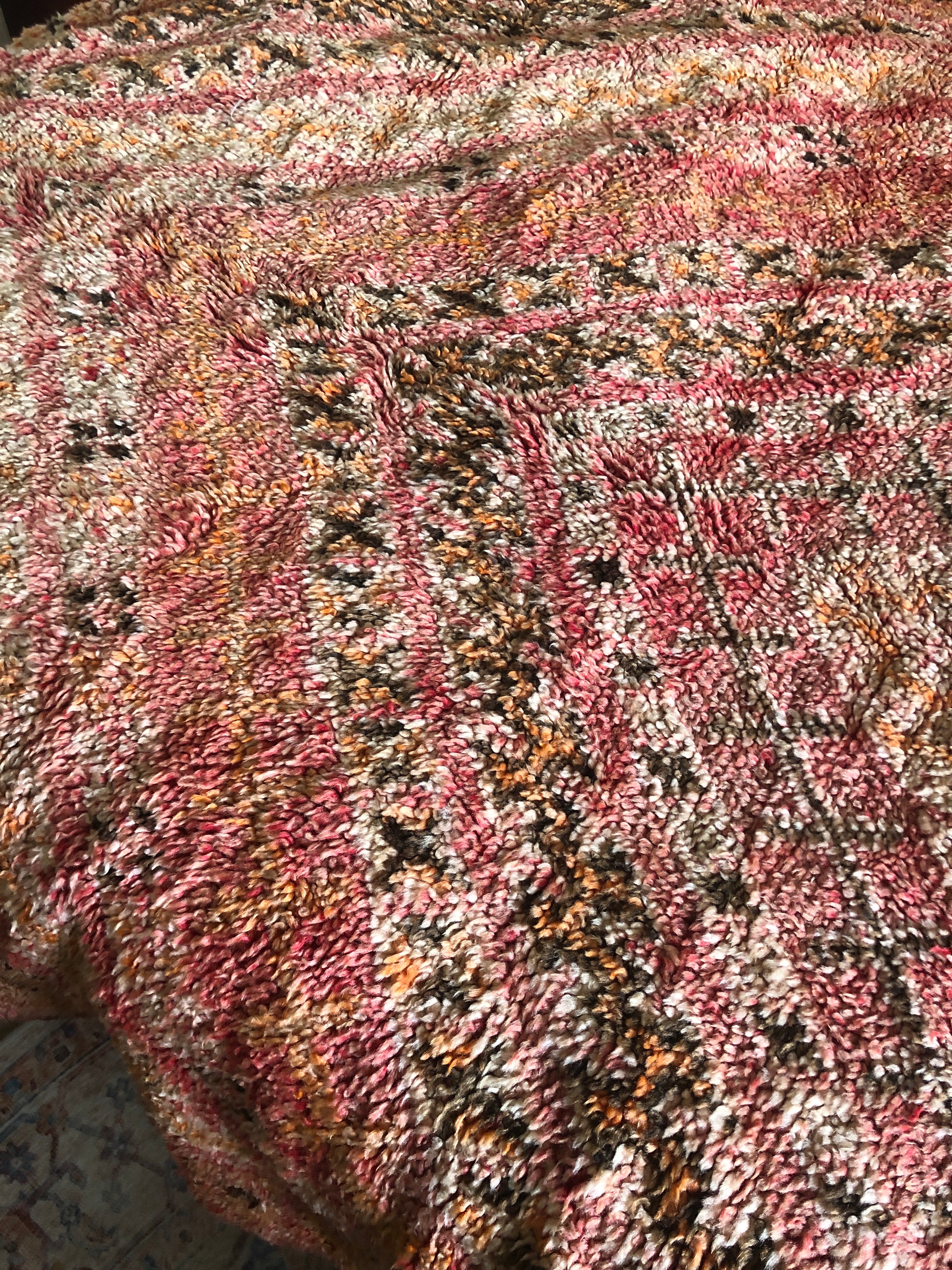 ** Extra Special ** Vintage Mtir Carpet
