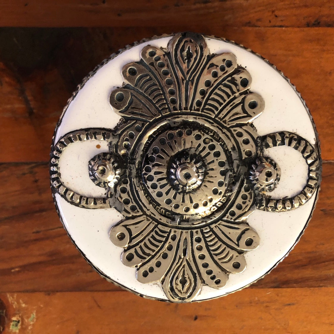 Small Safi Box with Lid with Silver Nickel Embellishments in White