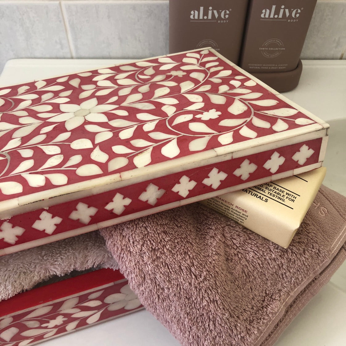Zohi Interiors Signature Collection : Bone Inlay Large Box in Floral/Crimson