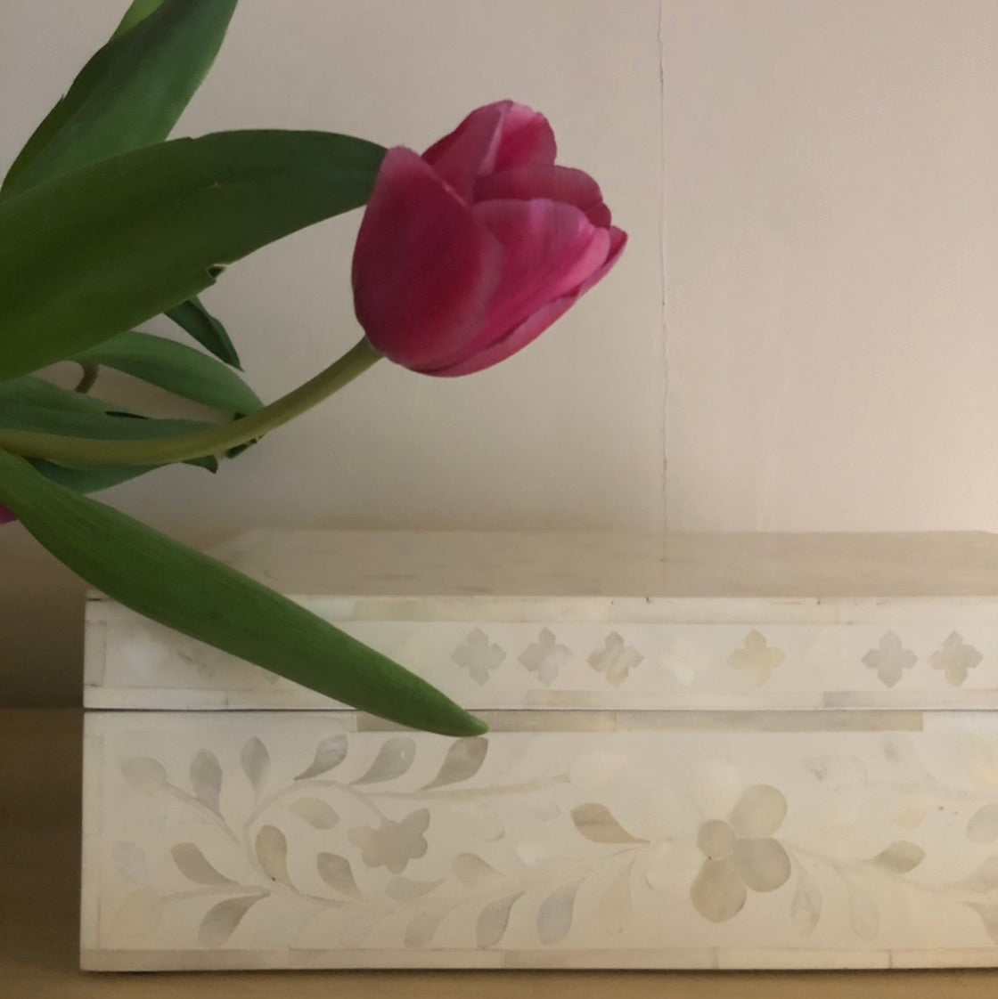 Zohi Interiors Signature Collection : Bone Inlay Large Box in Floral/White