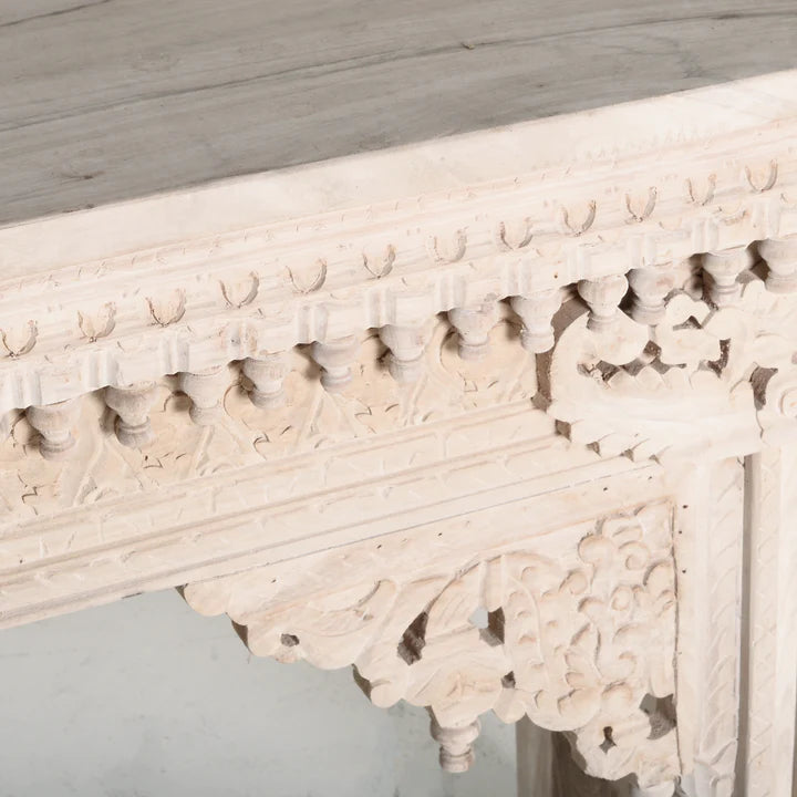 Bleached Sabeena Console
