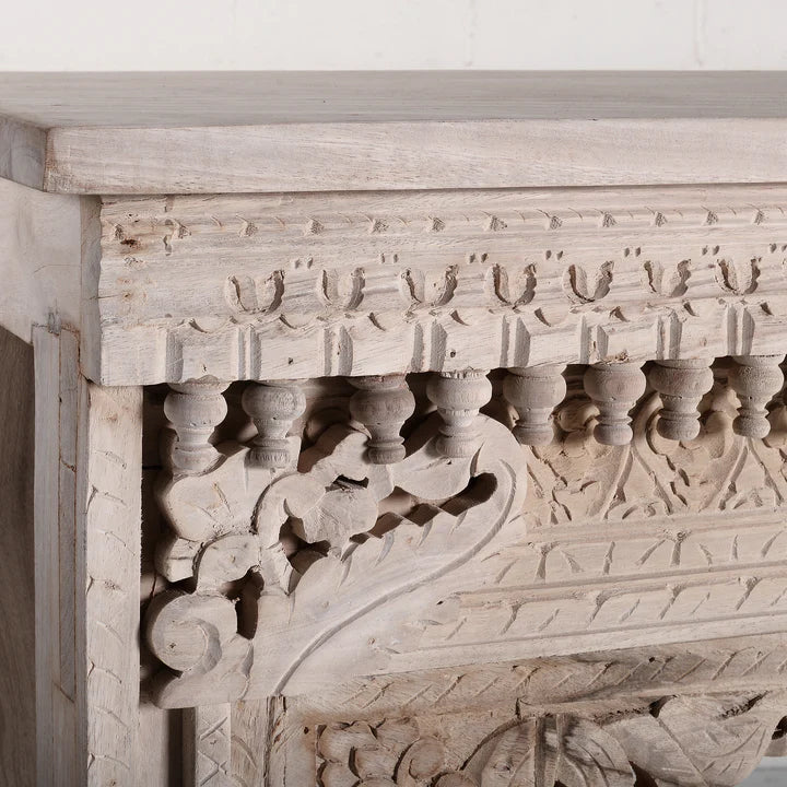 Bleached Sabeena Console