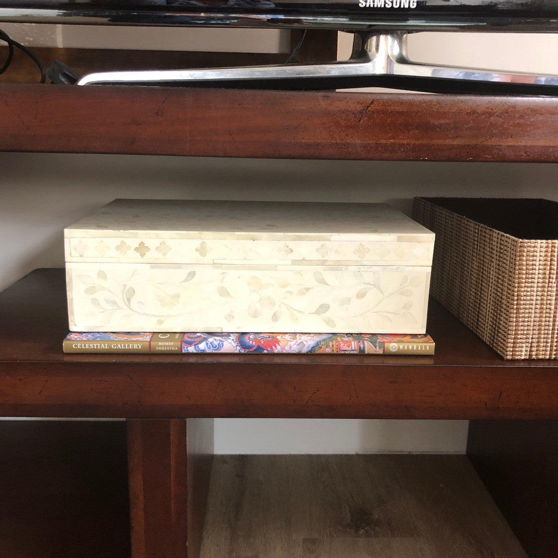 Zohi Interiors Signature Collection : Bone Inlay Large Box in Floral/White