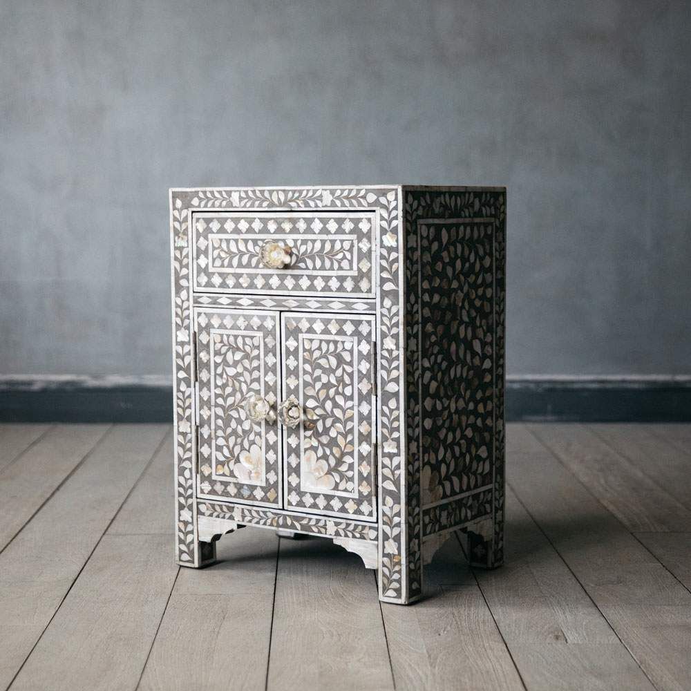 Mother of Pearl Chest of Drawers in Grey