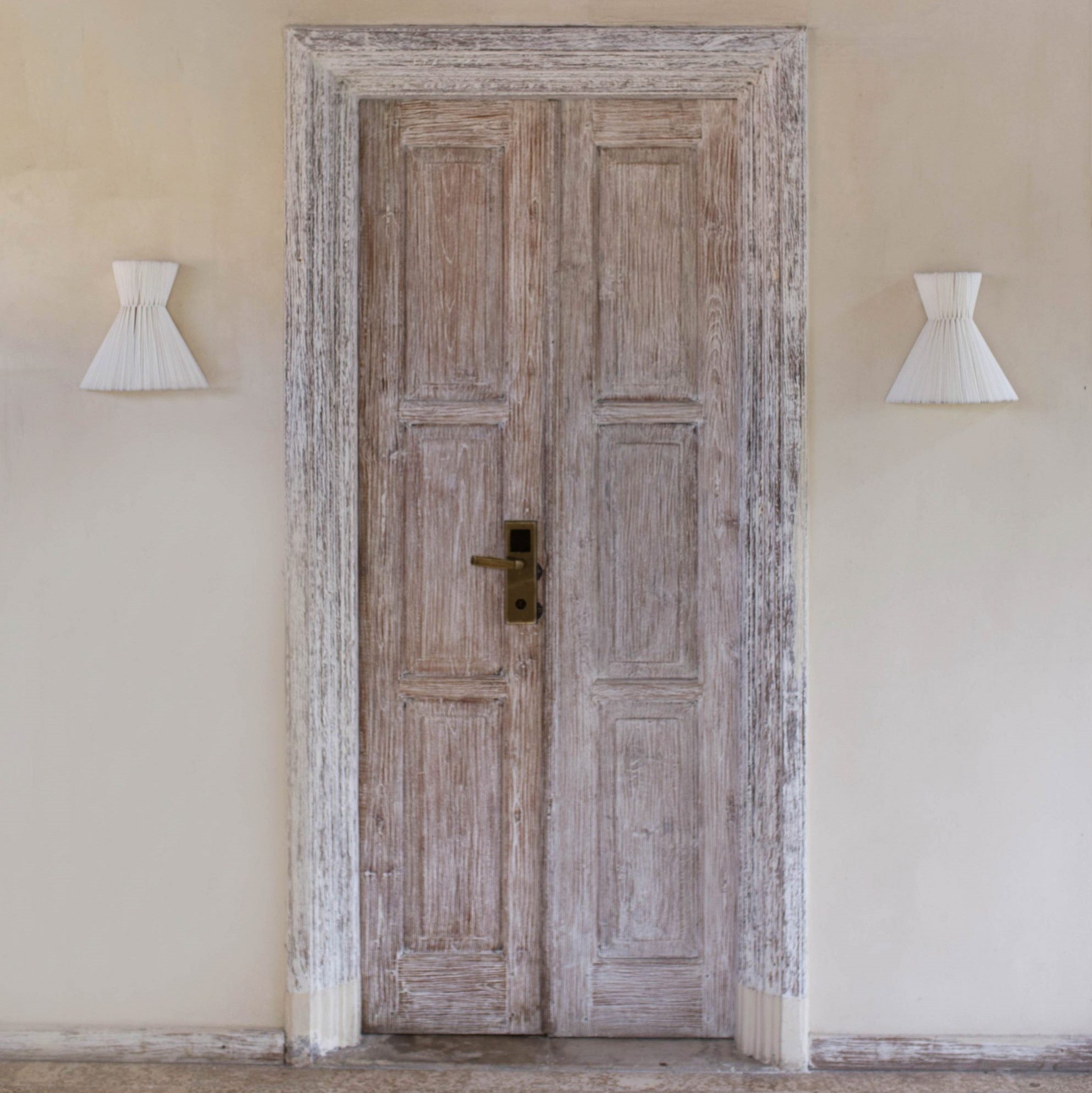 Ta-Hi-TiWall Sconce in Voile