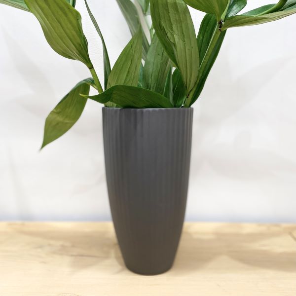 Flax Vase in Charcoal