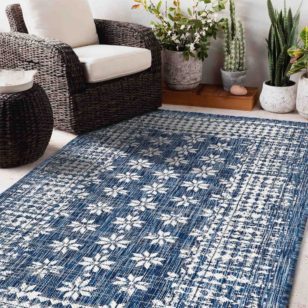 Floral Outdoor Rug in Pearl Blue