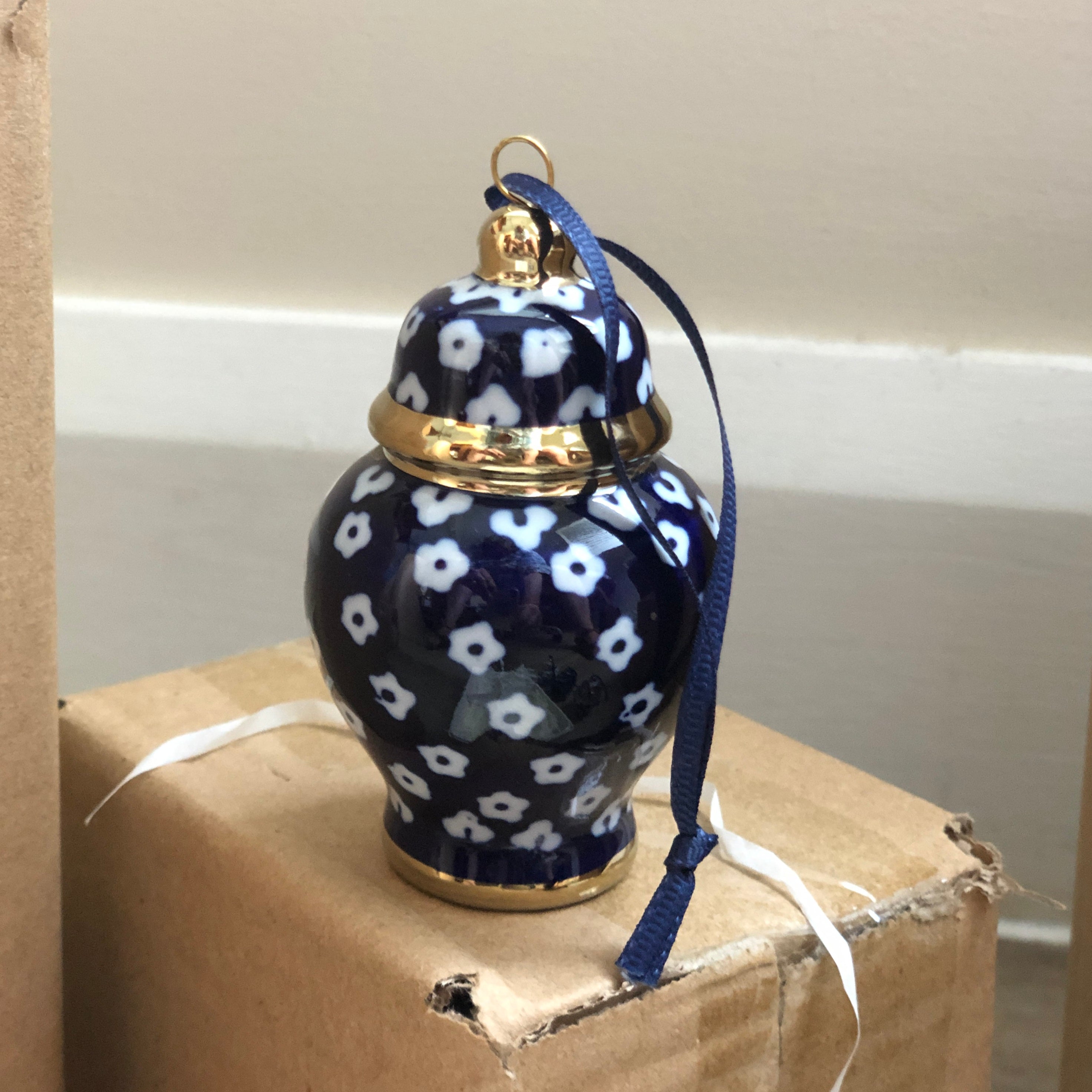 Hanging Ginger Jars Xmas Decor - Box of 4