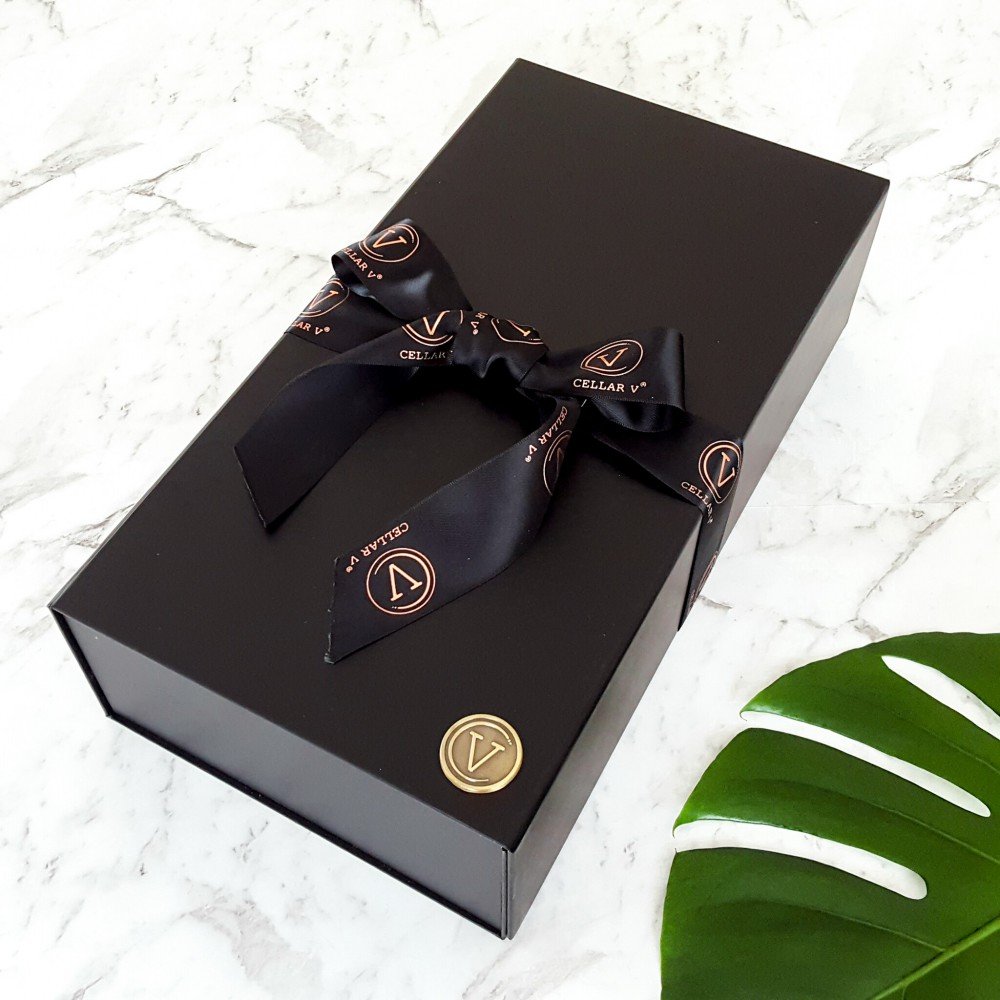 Manhattan Champagne and Flutes Gift Set