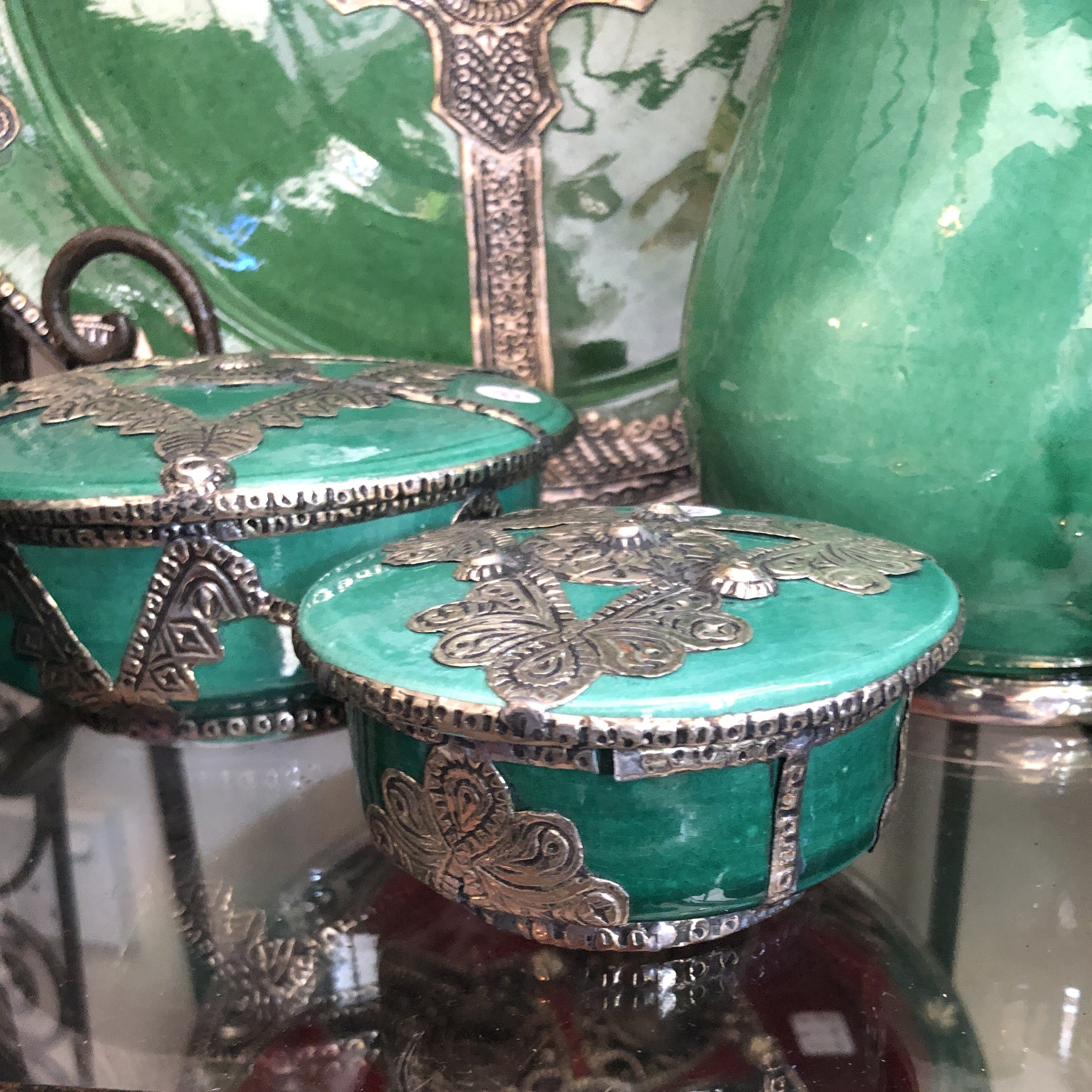 Small Safi Box with Lid with Silver Nickel Embellishments in White
