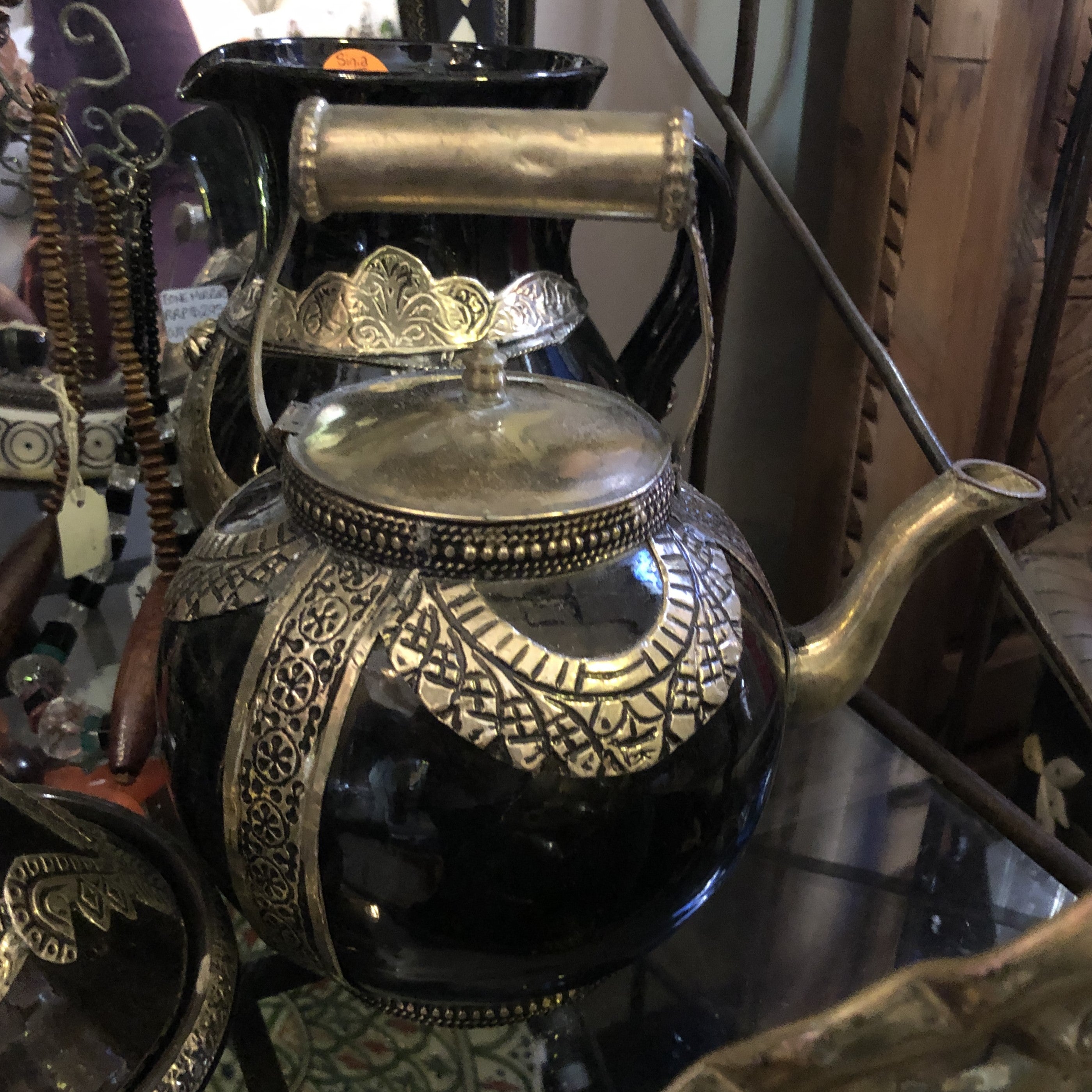 Ornamental Fez Tea Pot in Black