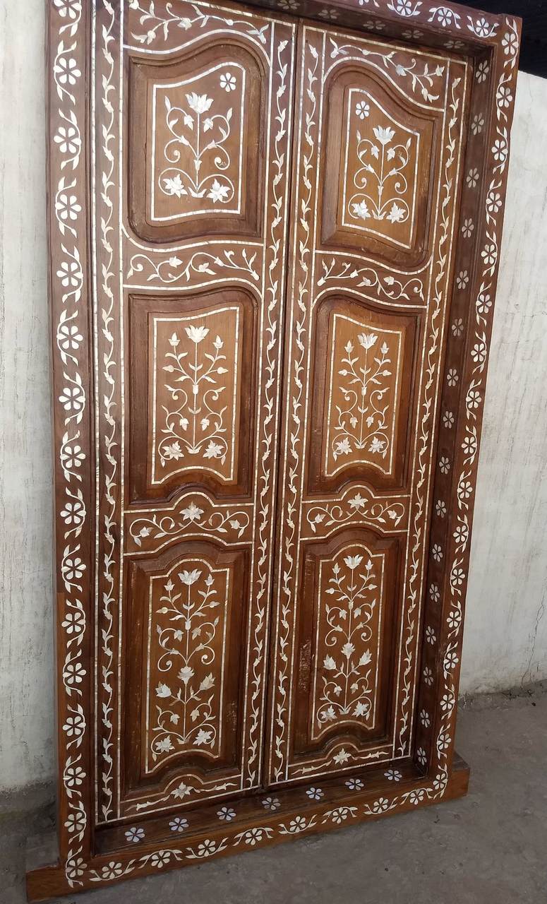 Mother Of Pearl Inlay 7 Drawer Chest in White