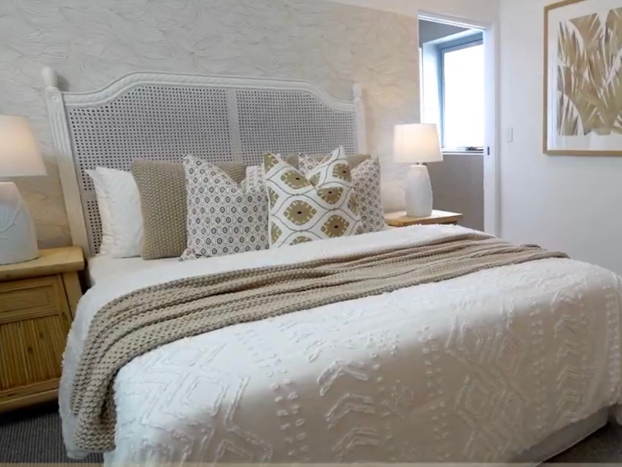 Vascalles Rattan Headboard in White
