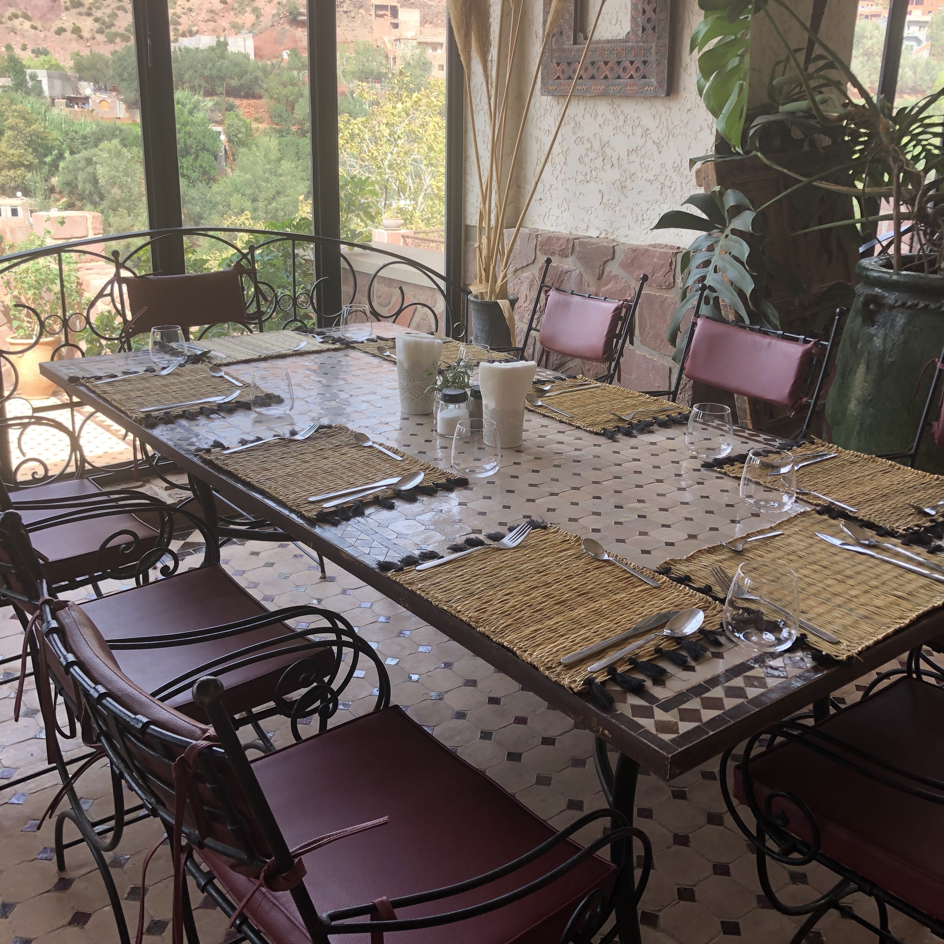 Handmade Marrakech Cotton & Raffia Placemat with Hot Pink Tassels