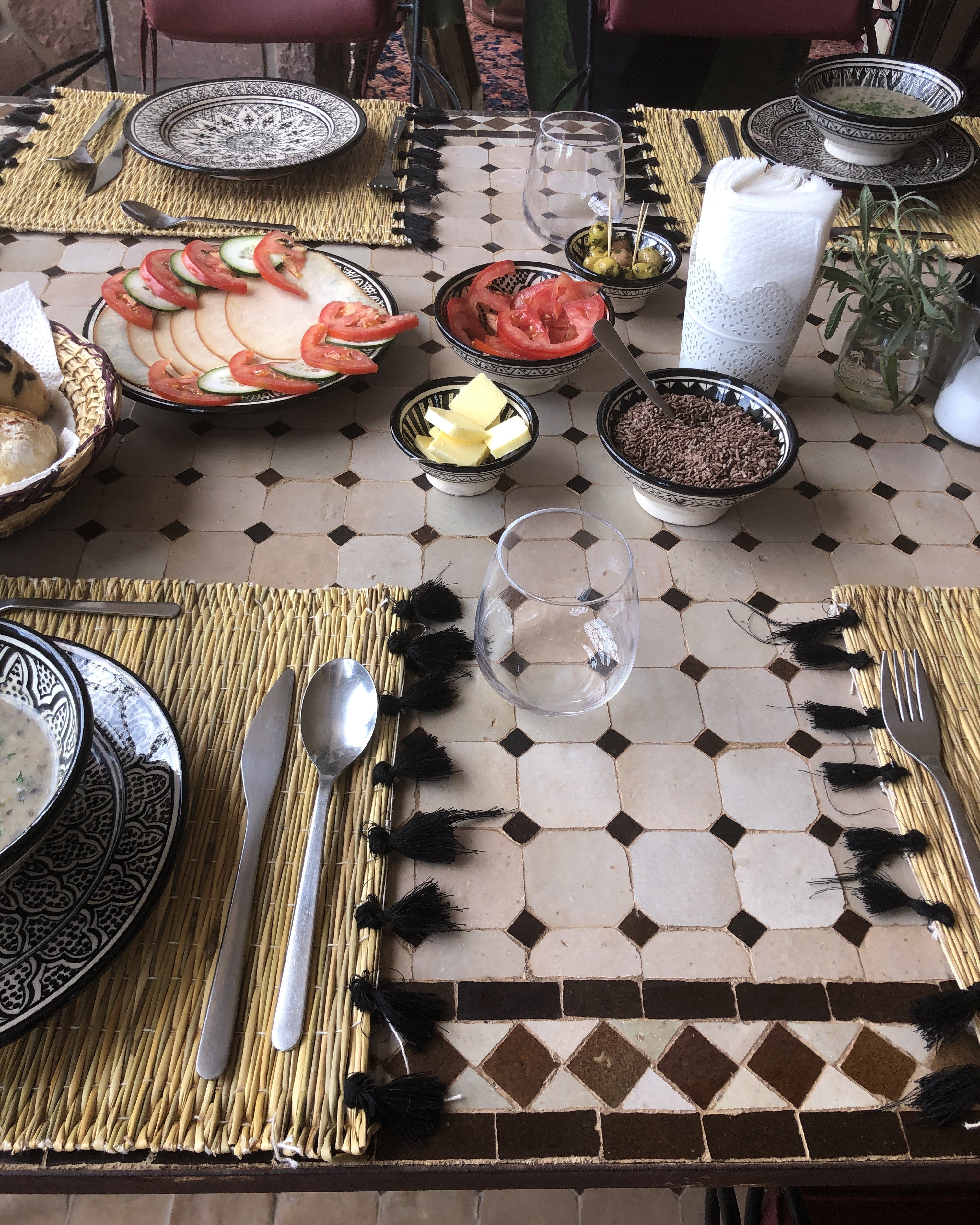 Handmade Marrakech Cotton & Raffia Placemat with Hot Pink Tassels