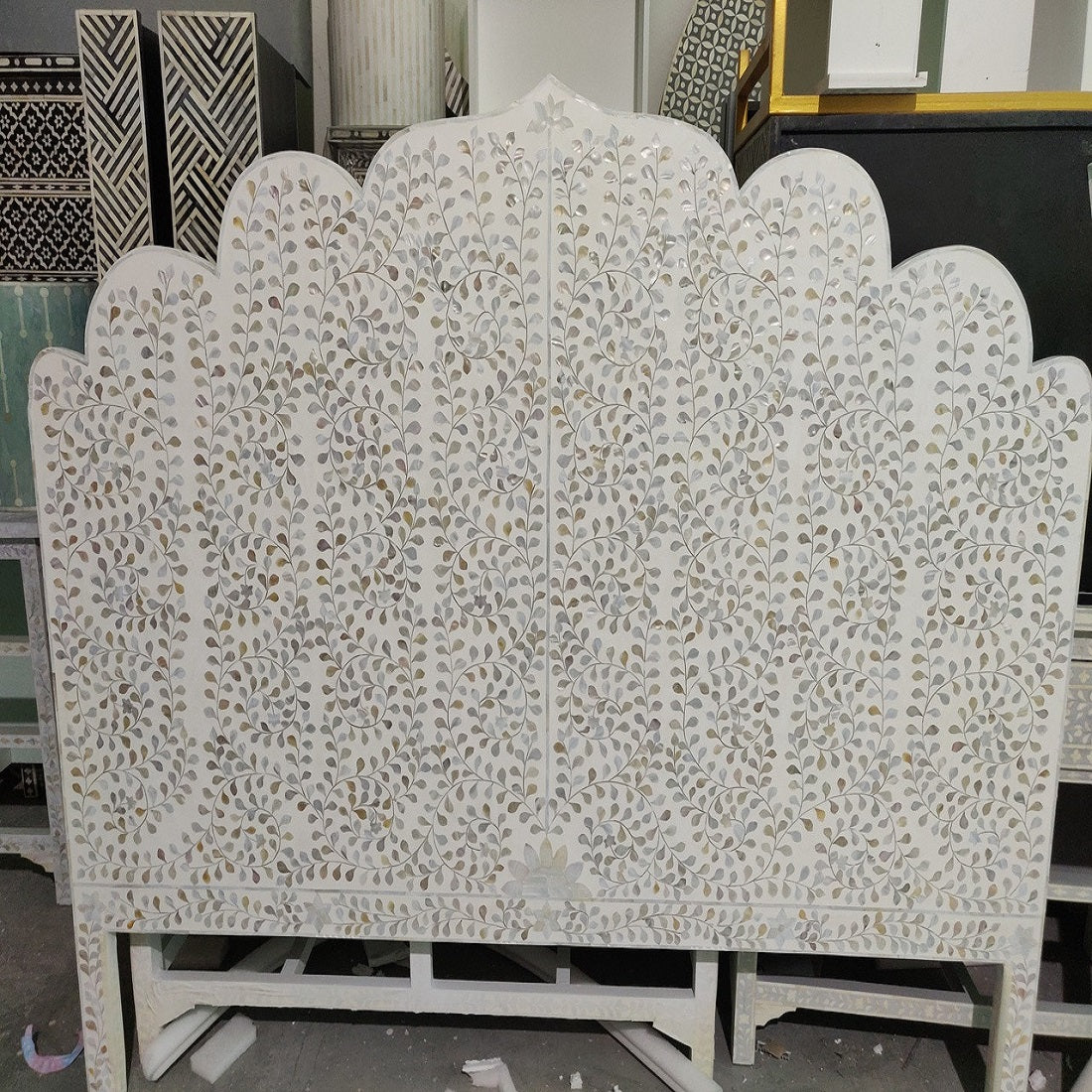 Mother of Pearl Inlay Floral Round Mirror