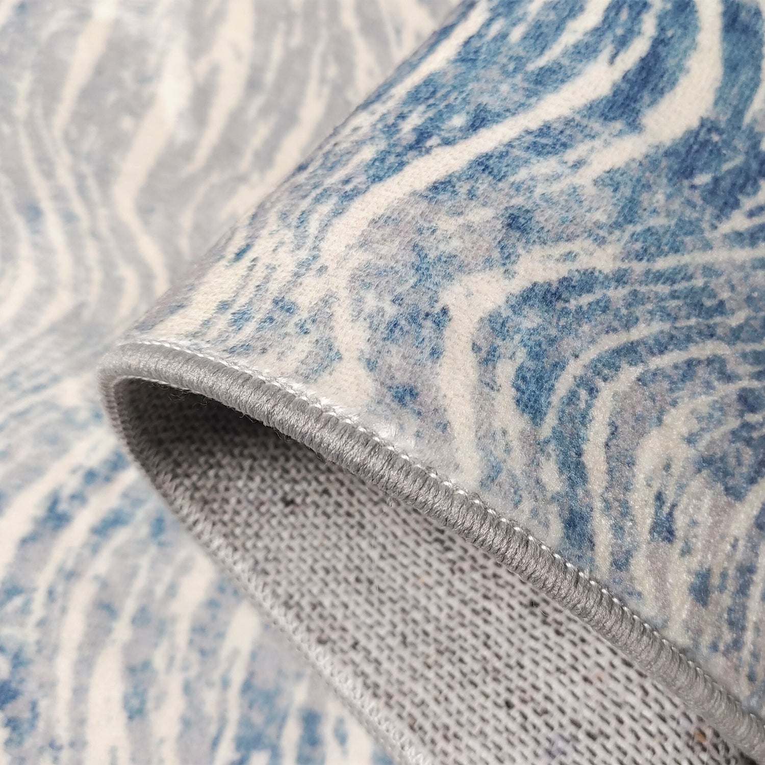 Shikhar Machine Washable Rug in Blue