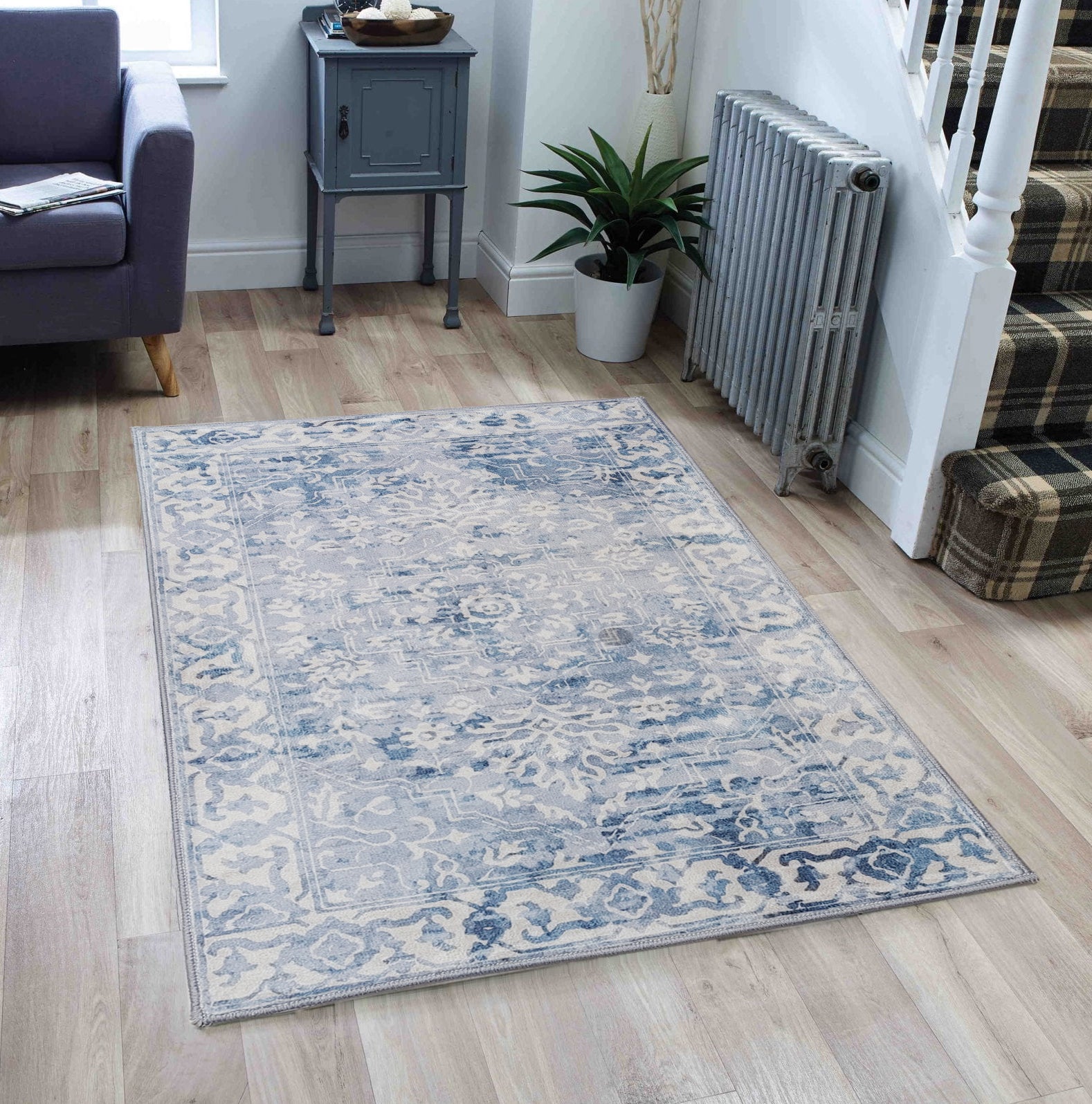 Shay Machine Washable Rug in Blue