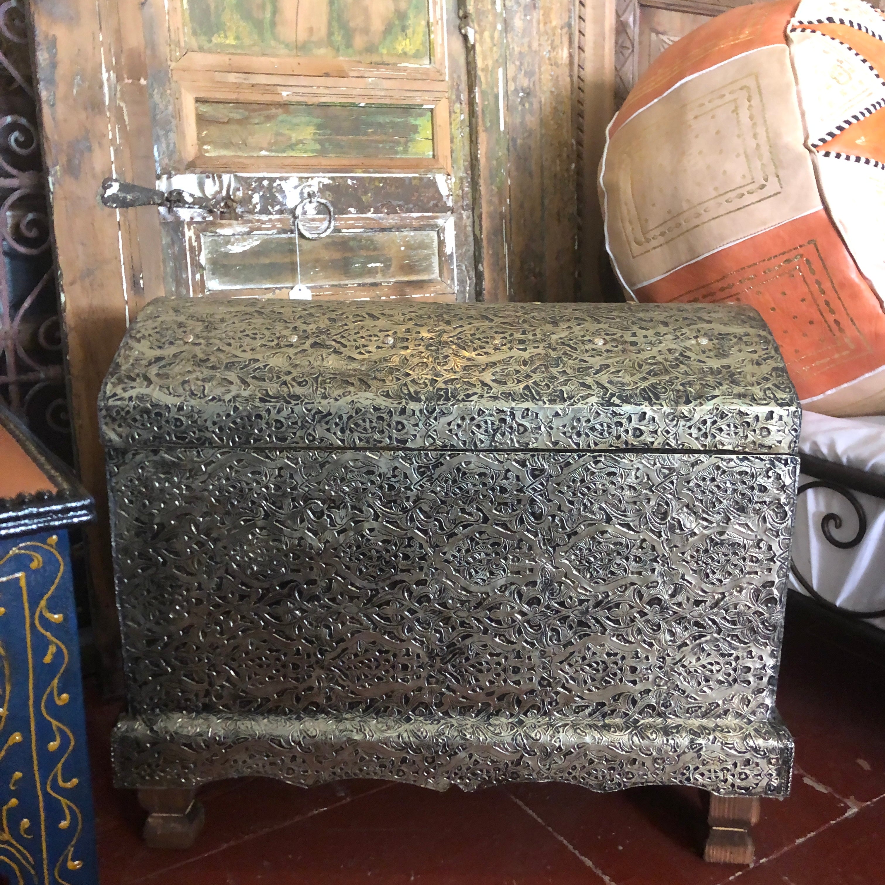 Sultan's Trunk/Occasional Table in Silver Nickel