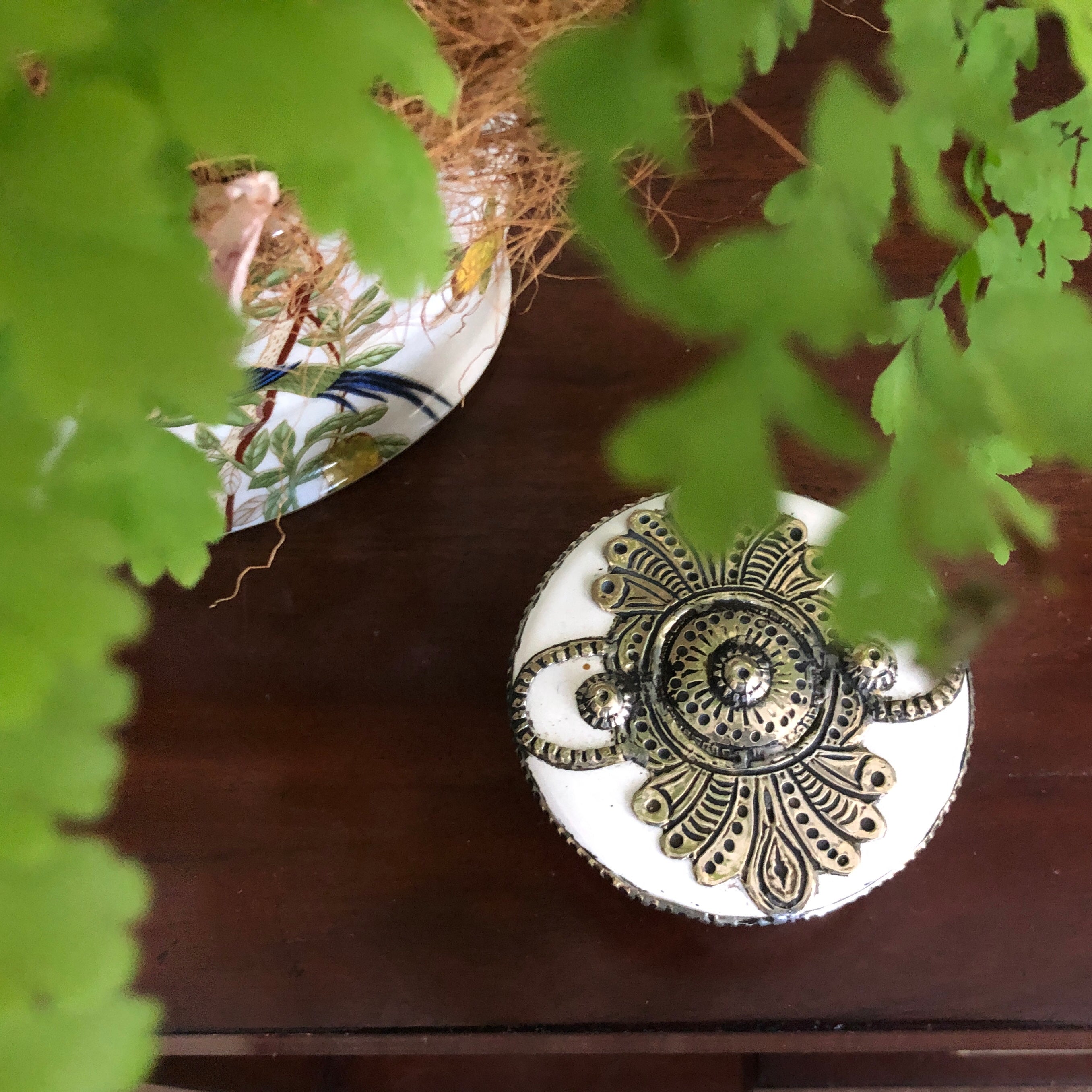 Small Safi Box with Lid with Silver Nickel Embellishments in White
