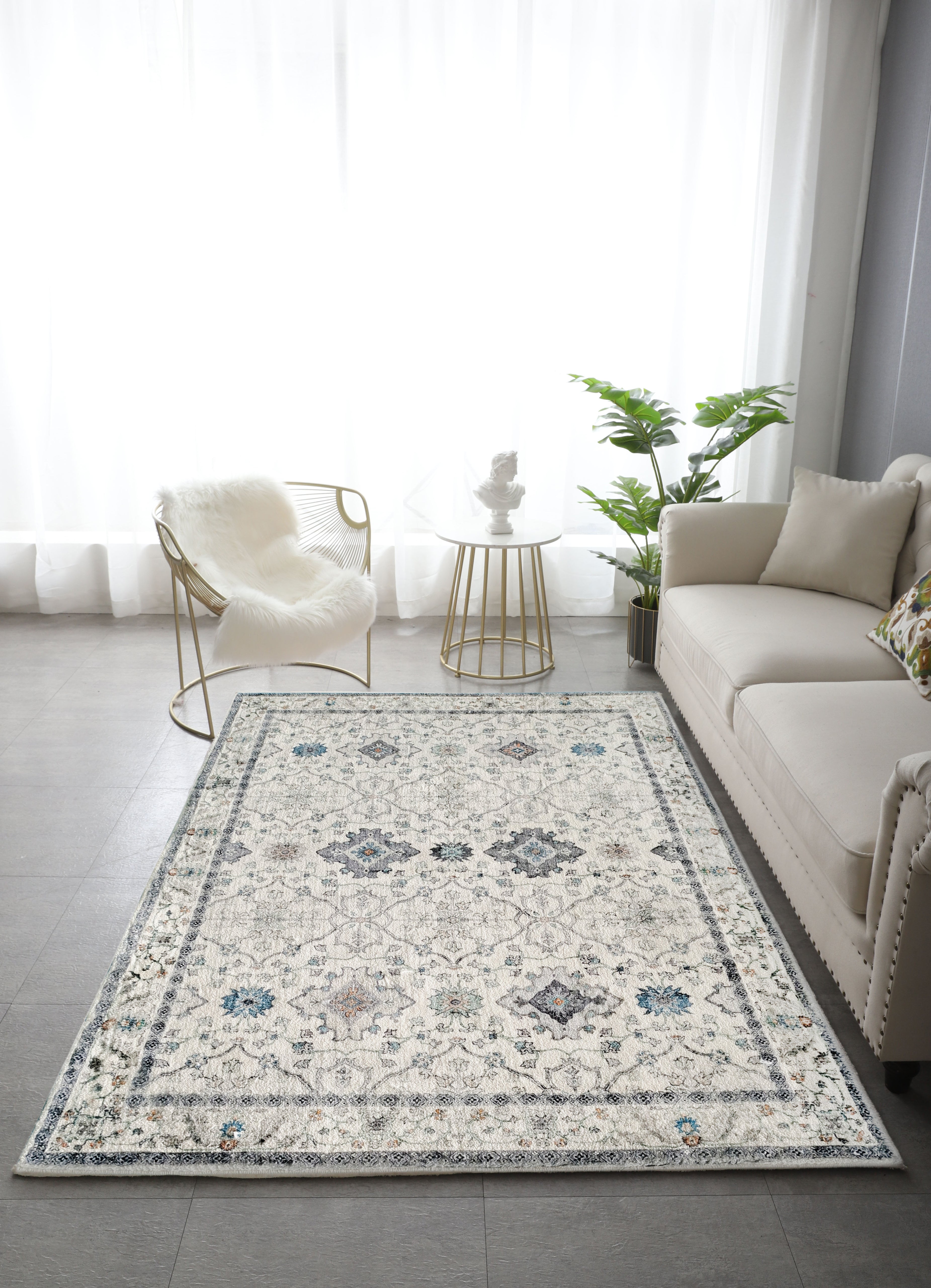Susa Ivory Traditional Distressed Rug