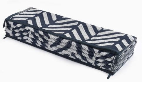 Fresno Foldable Plastic Rug in Marine Blue