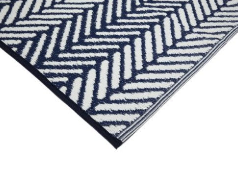 Fresno Foldable Plastic Rug in Marine Blue