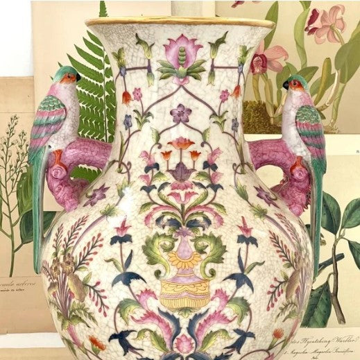 Isla Porcelain Vase in Pink
