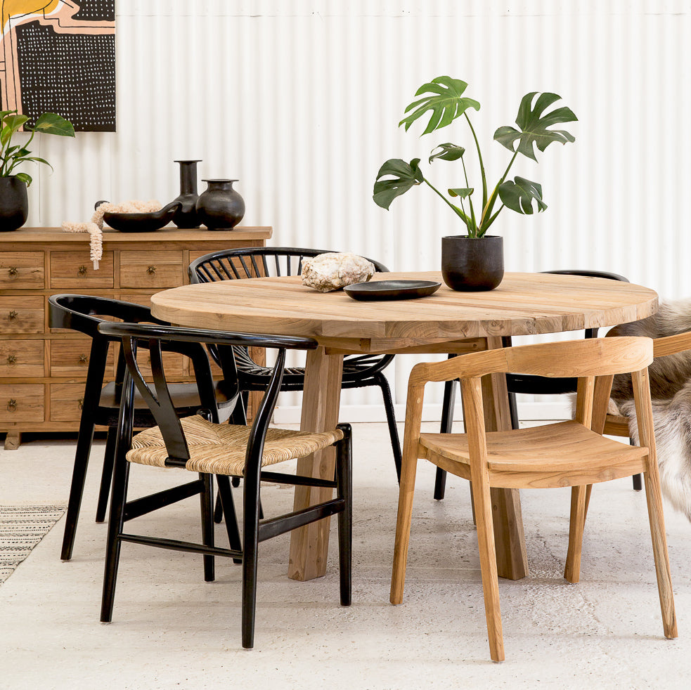 Tavla Round Dining Table