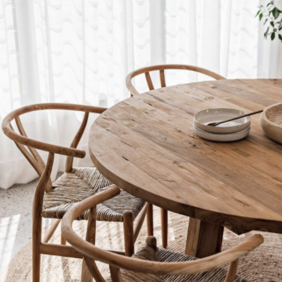 Tavla Round Dining Table