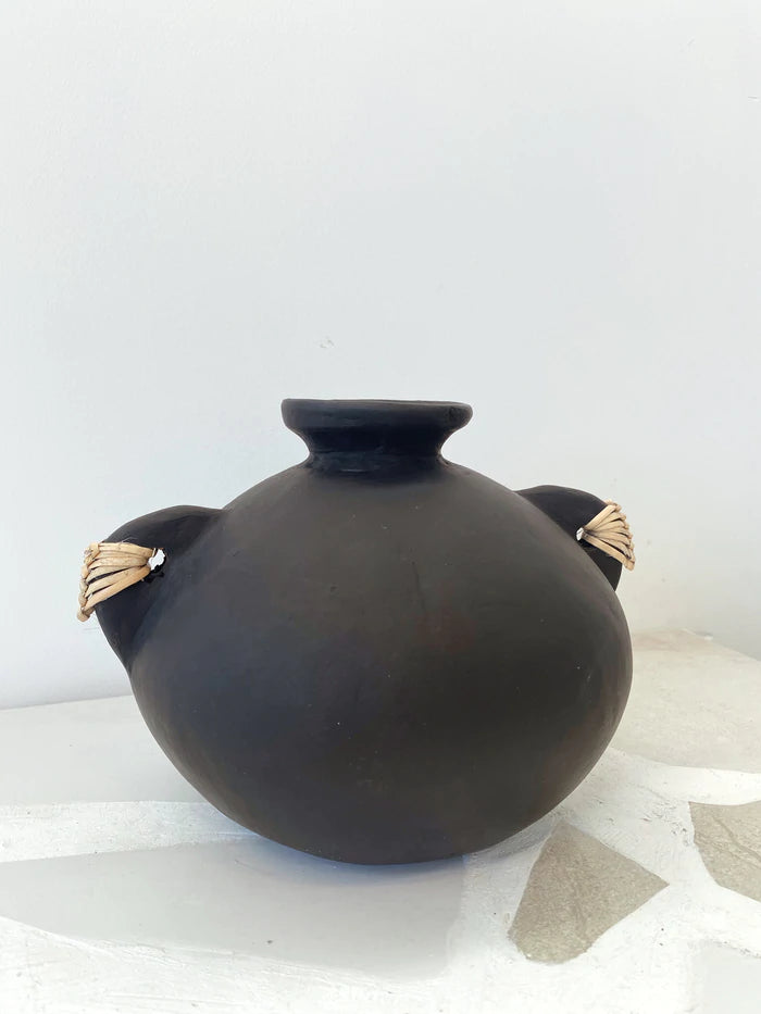 The Acapulco Pot in Black